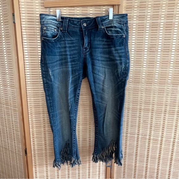 Miss Me jeans cropped fringe bottom jeans Size 31 - Picture 3 of 9